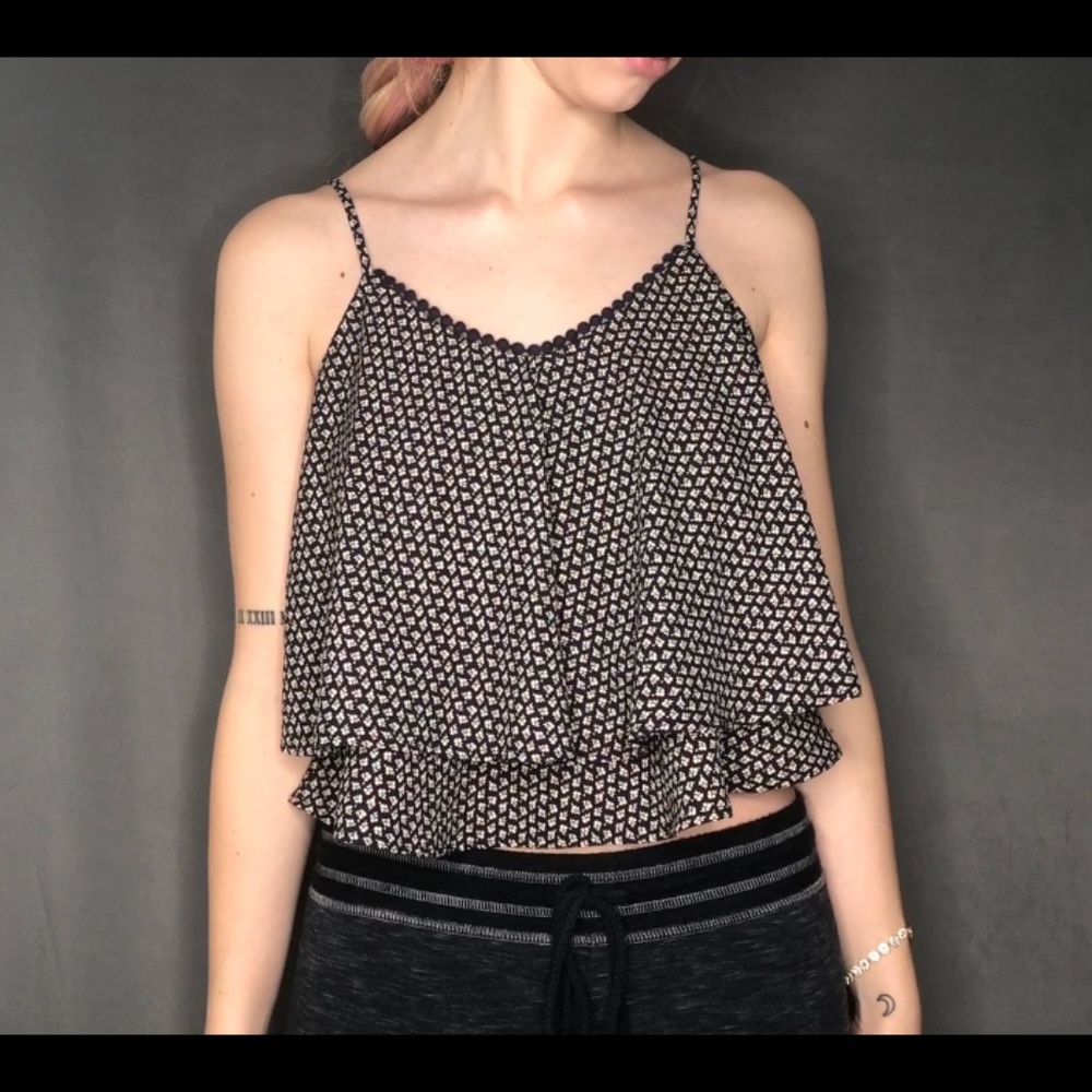 🌻NEW:CUTE CROPPED FLOWY DAISY CAMISOLE TOP🌻